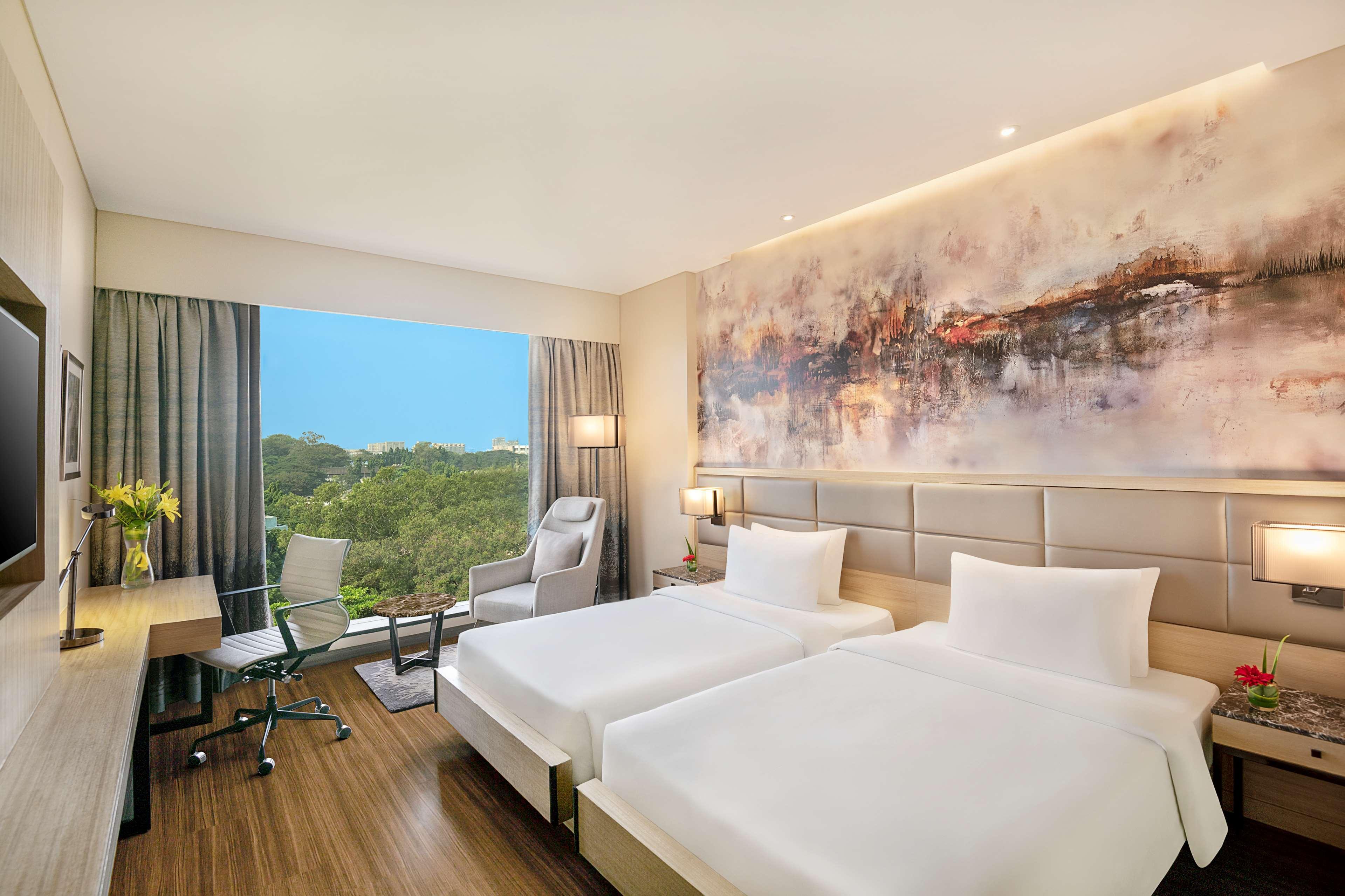 Radisson Mumbai Andheri Midc Екстериор снимка Deluxe Room