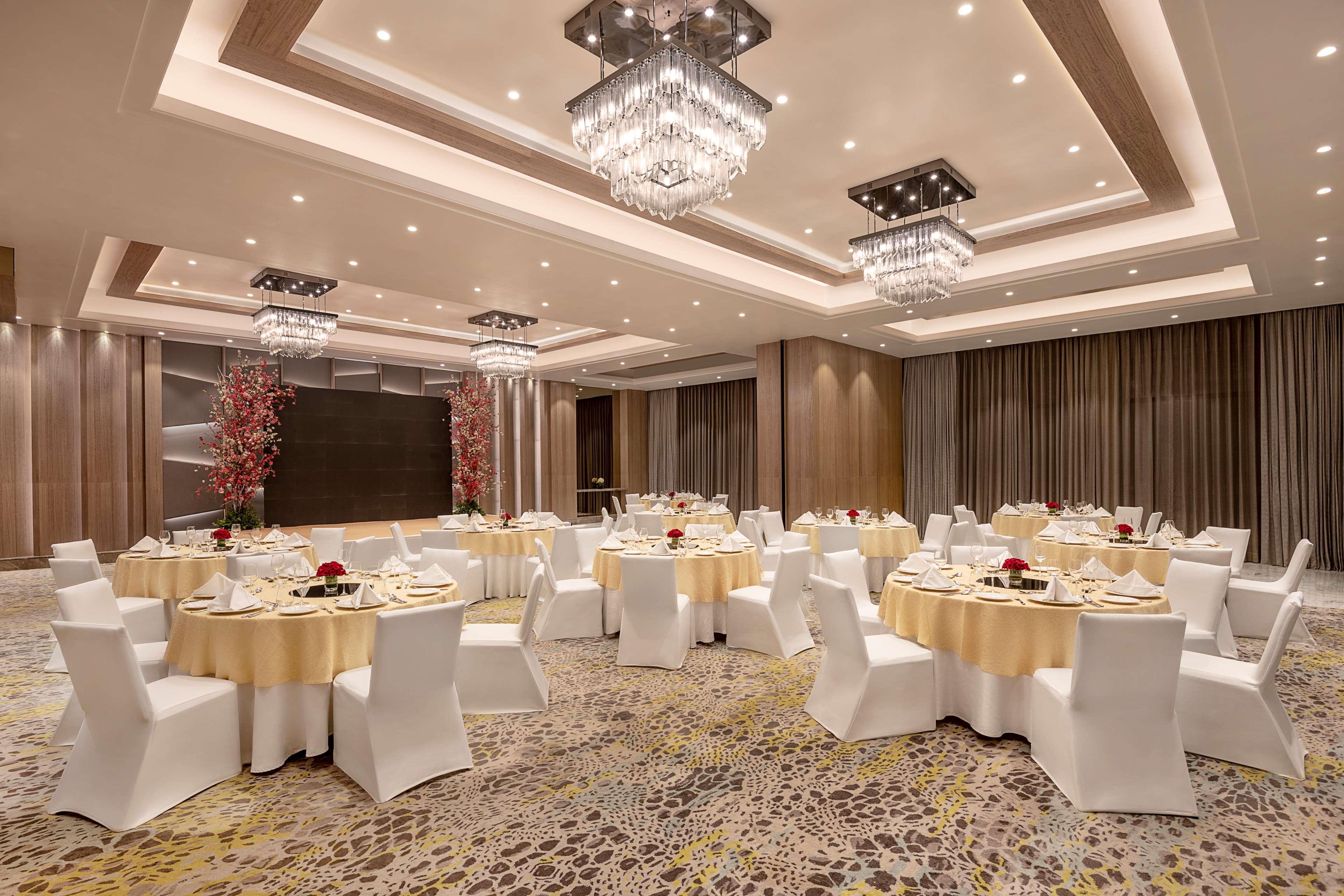 Radisson Mumbai Andheri Midc Екстериор снимка The Grand Ballroom