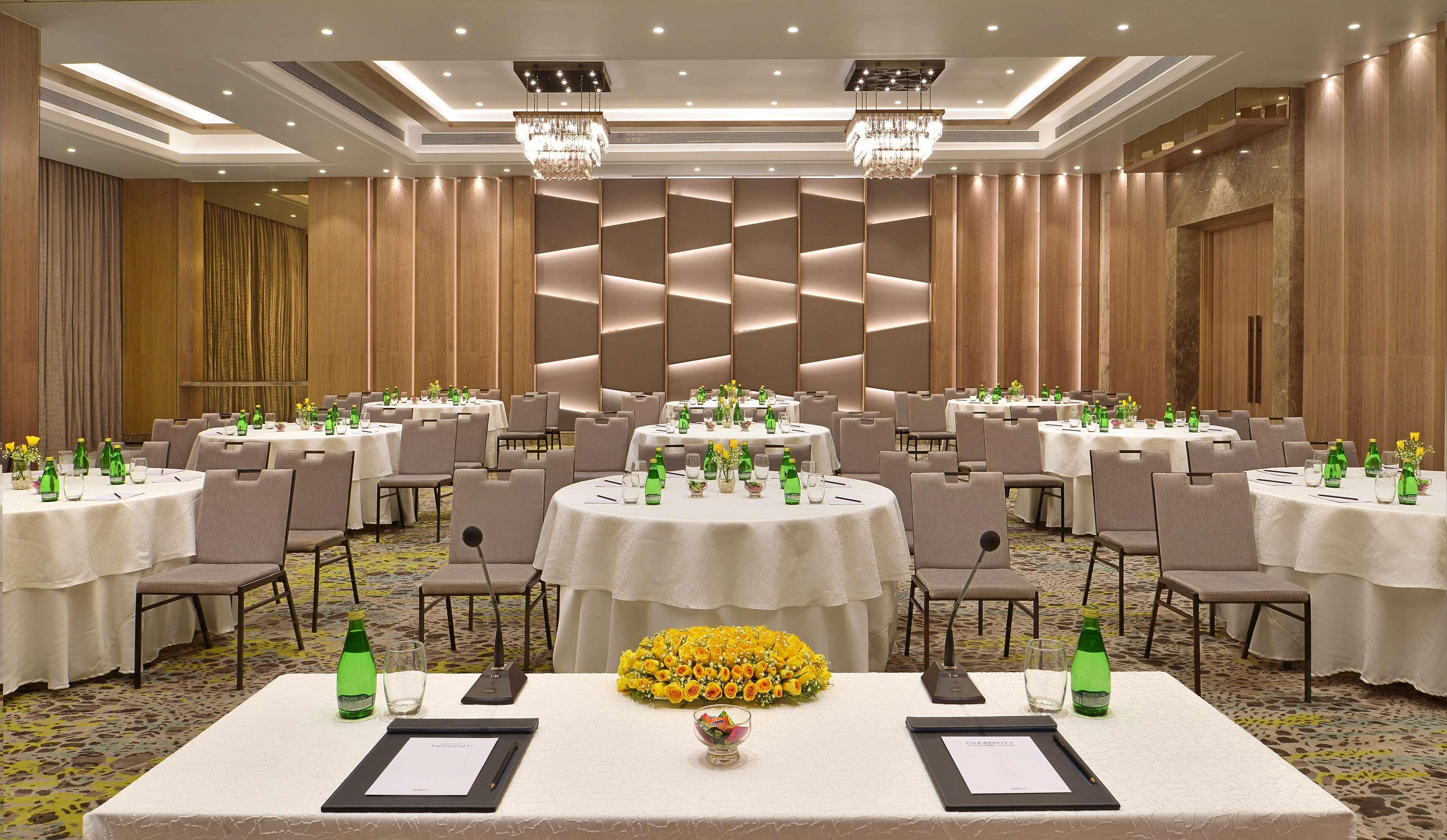 Radisson Mumbai Andheri Midc Екстериор снимка The ballroom