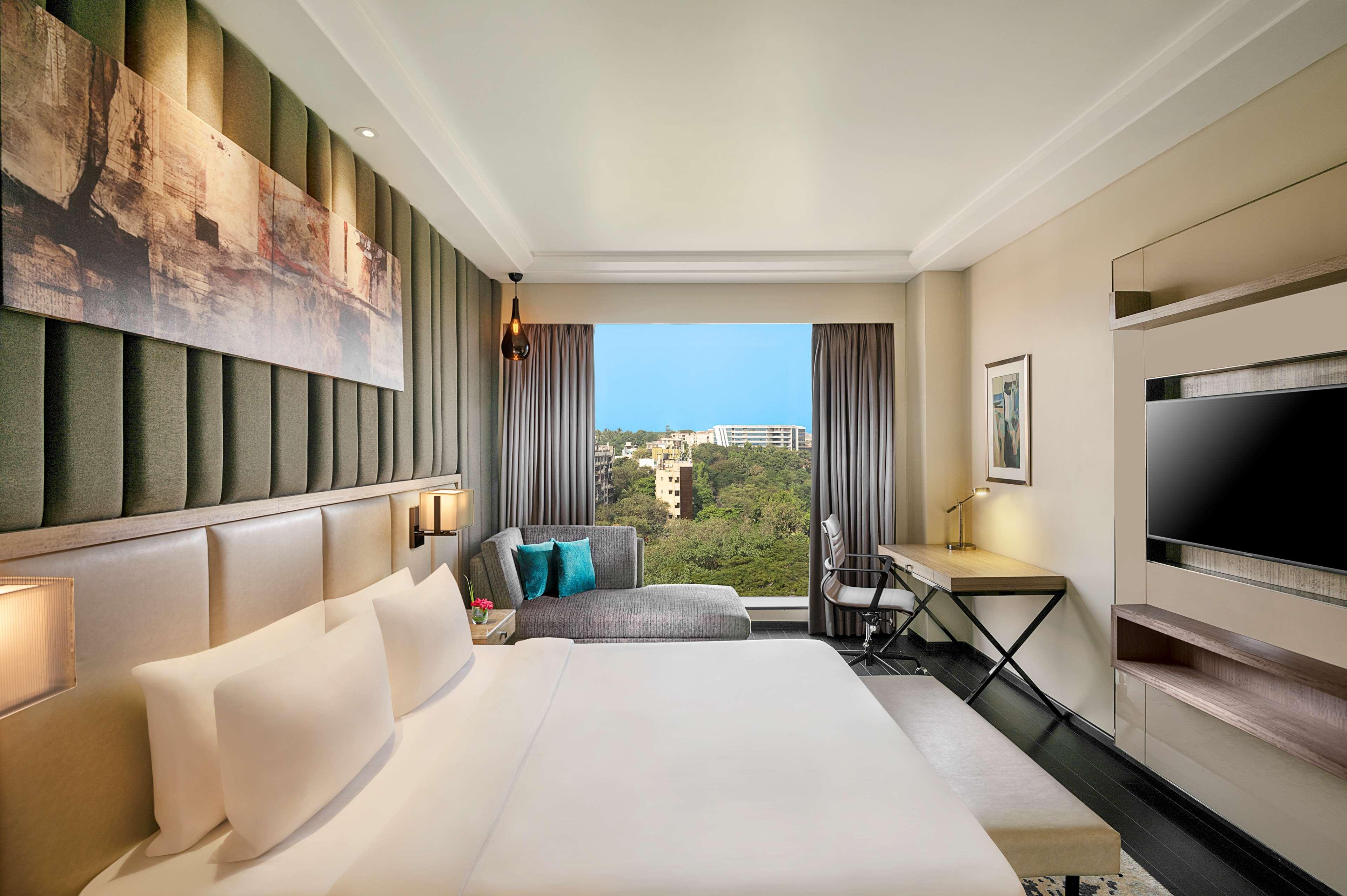 Radisson Mumbai Andheri Midc Екстериор снимка